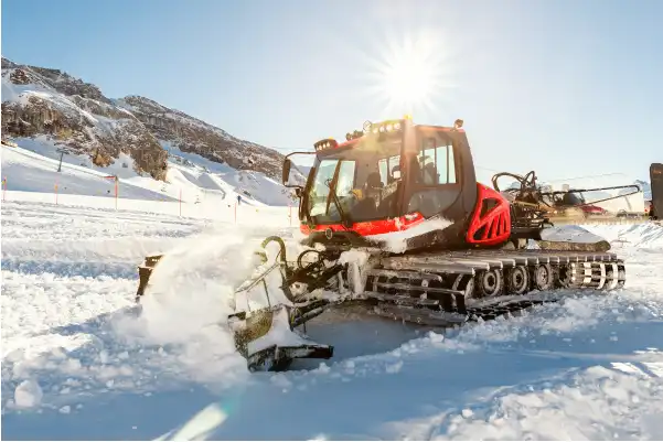 Dameuse sur un snowpark